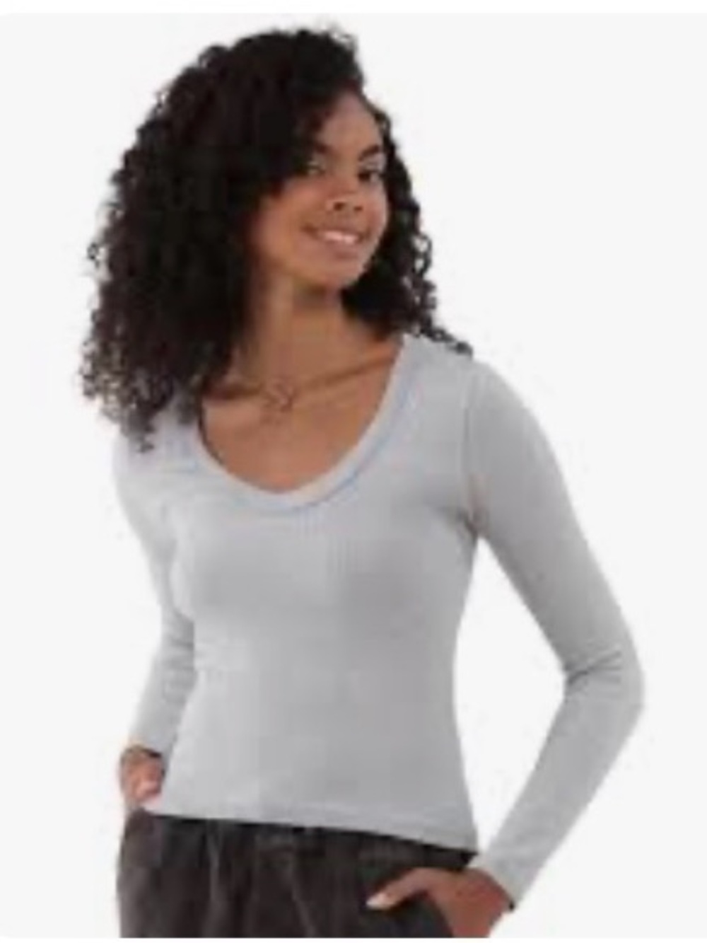 No Boundaries Women’s Long-Sleeve Scoop Neck Top - Light Gray